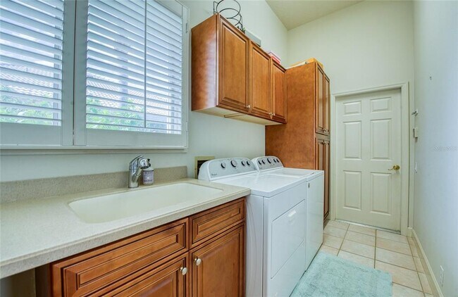 Building Photo - 8736 54th Ave E