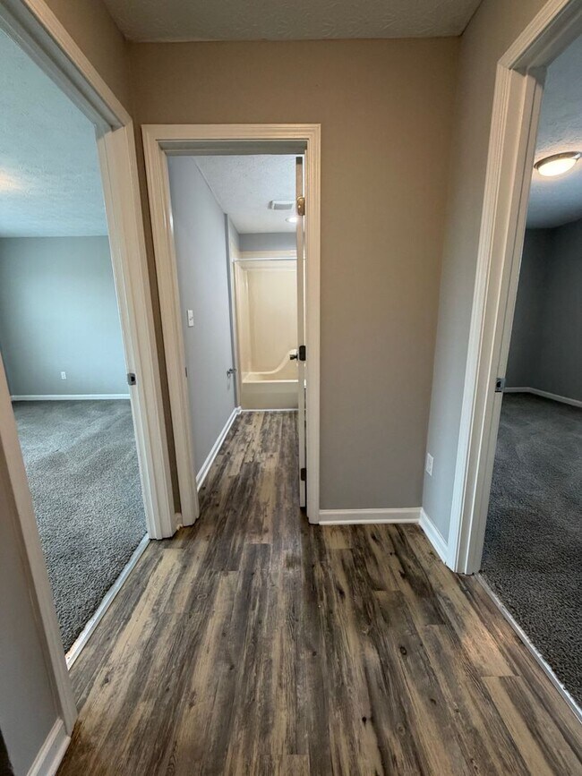 Building Photo - 416 Garden City Dr
