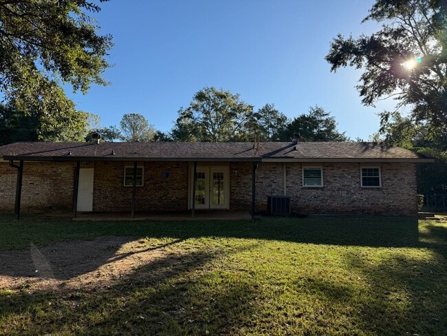 Building Photo - Available NOW-  103 Meadowlark-1/2 Off the first month rent with a 12-month lease