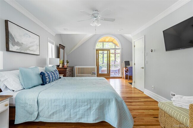 Building Photo - 2300 Pine Tree Rd