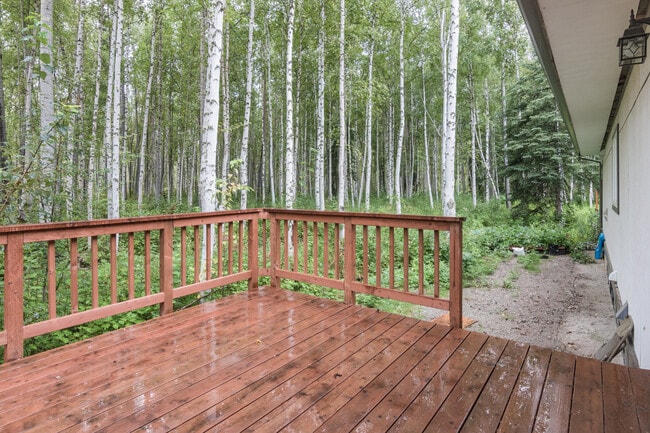 Building Photo - Solid 2 Bedroom 2 Bath House With Convenient Location to Eielson AFB