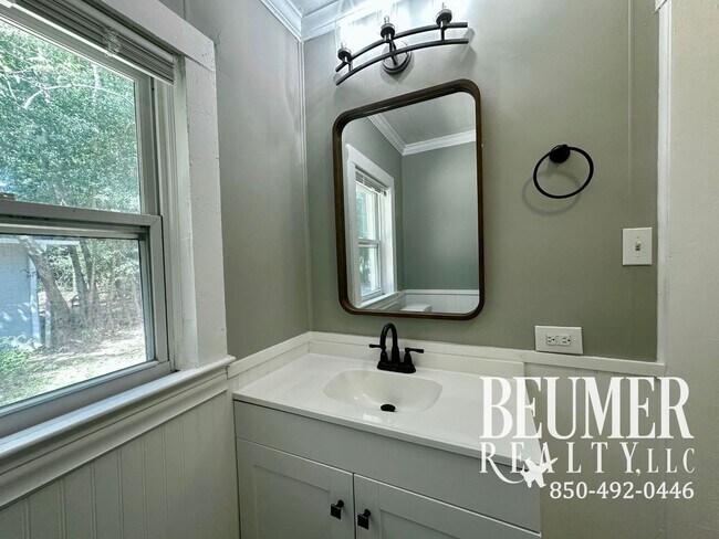 Building Photo - Charming + affordable 1/br 1/ba Cottage for rent