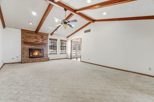 Building Photo - Beautiful 3 Bed / 2 Bath Home in Fort Smith (0.73 Acre Lot)