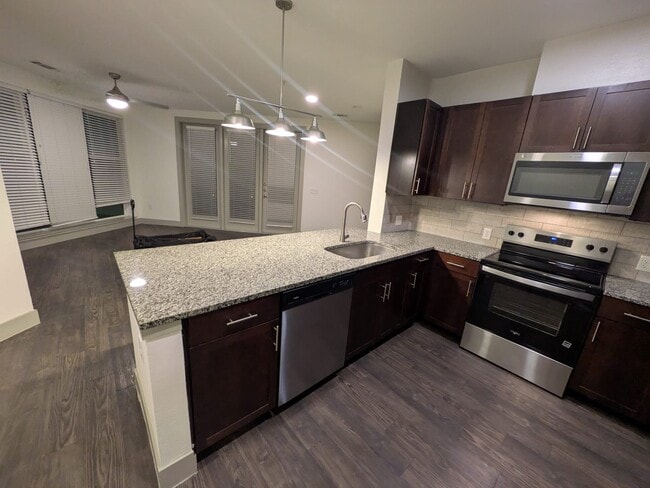 Building Photo - 3801 Vitruvian Way