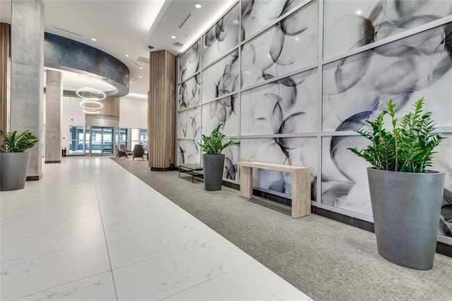 Building Photo - 923 Peachtree St NE