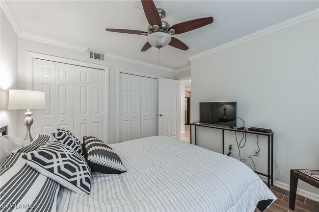Building Photo - 5633 Turtle Bay Dr