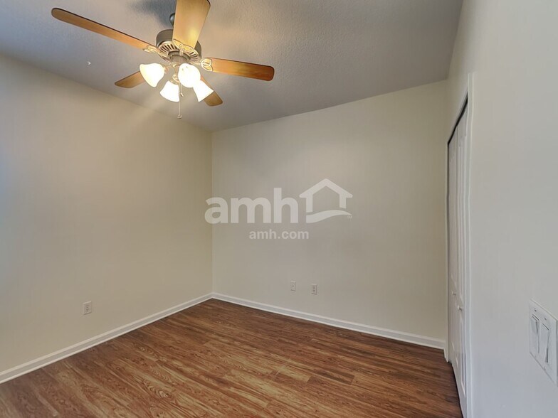 Building Photo - 2532 Creekfront Dr