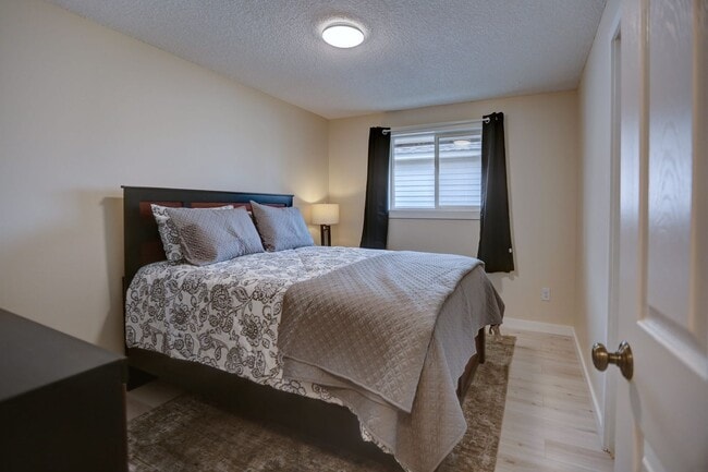 Building Photo - Prime North Spokane Location Near Providence Hospital