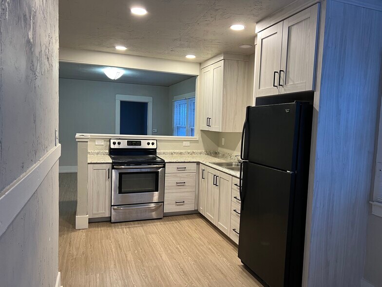 Building Photo - 1218 10th St