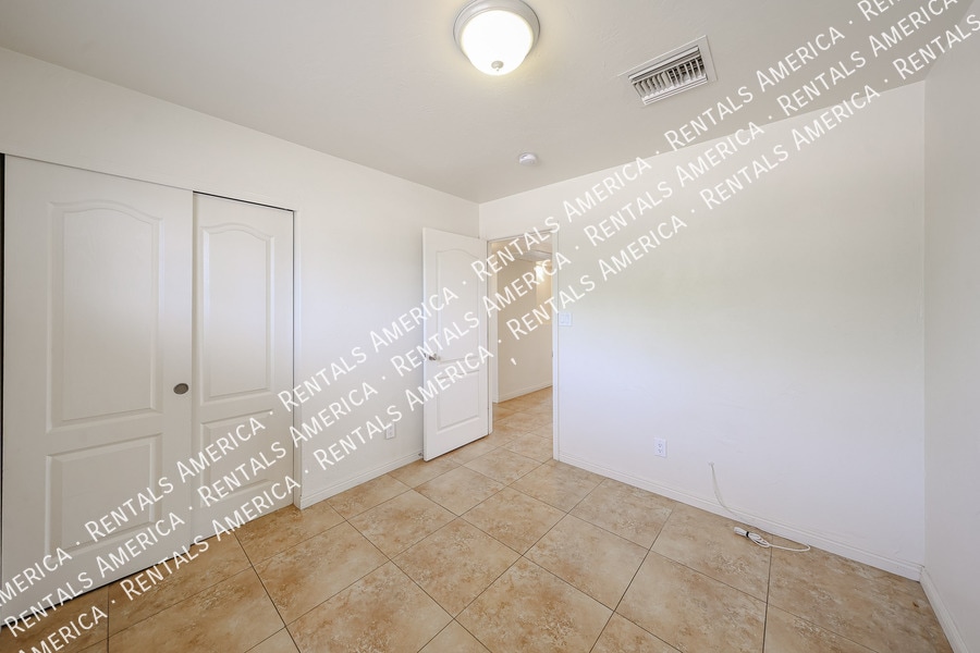 Building Photo - 3432 N 23rd Ave