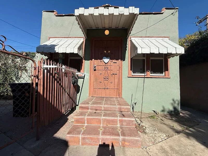 Building Photo - 727 E 81st St