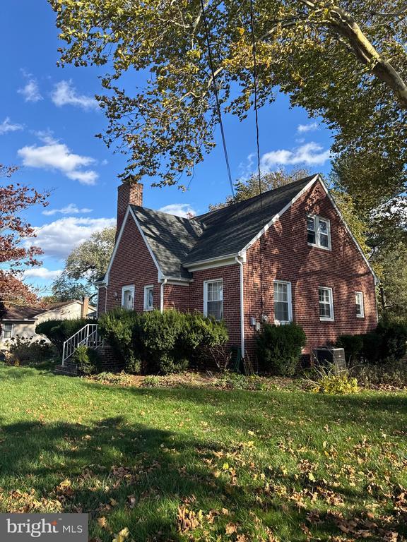 Building Photo - 927 Hamilton St