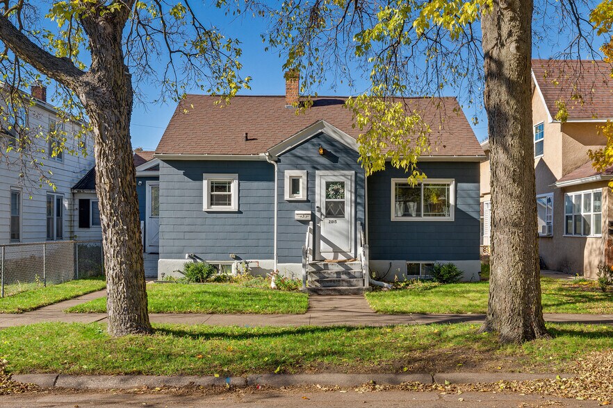 Building Photo - 2015 Wood St