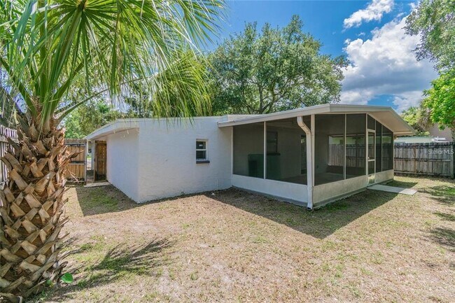 Building Photo - 1911 W St Conrad St