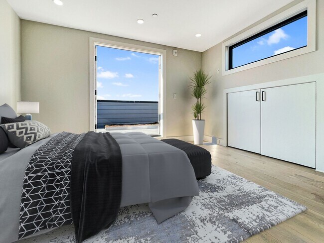 Building Photo - 1026 18th St NE