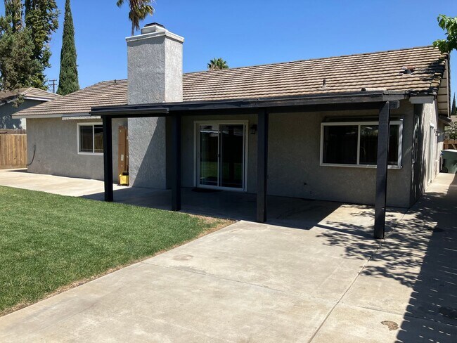 Building Photo - 3305 Soda Canyon Dr