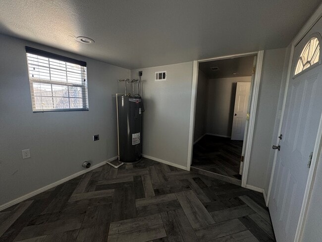 Building Photo - 2700 Cumberland Rd