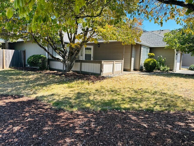 Building Photo - Charming Cascade Park One Level Home