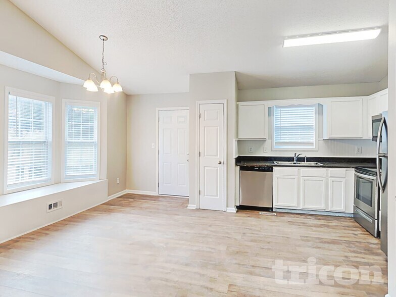 Building Photo - 115 Huntington Way