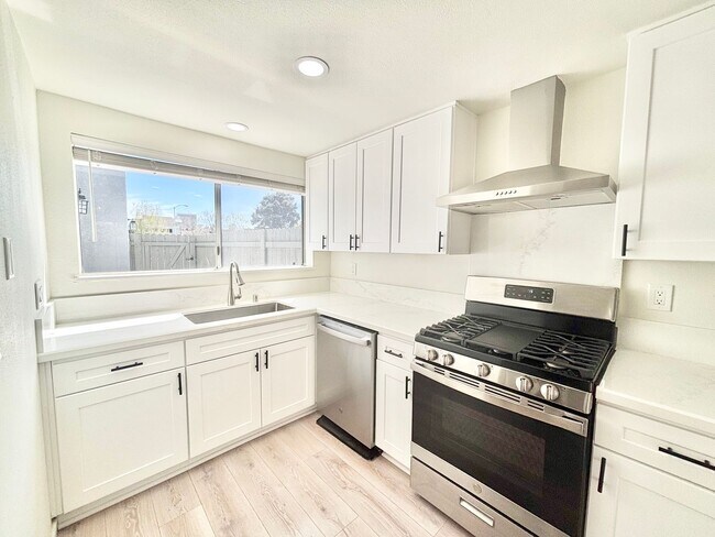 Building Photo - 437 Reed Way