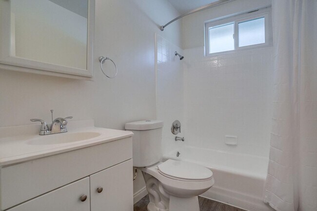 Building Photo - 6117 11th Ave