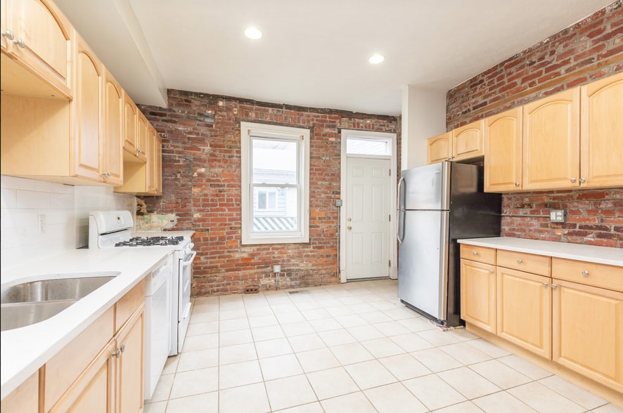 Building Photo - 132 S 20th St