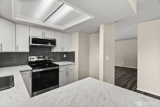 Building Photo - 502 Tullis St NE