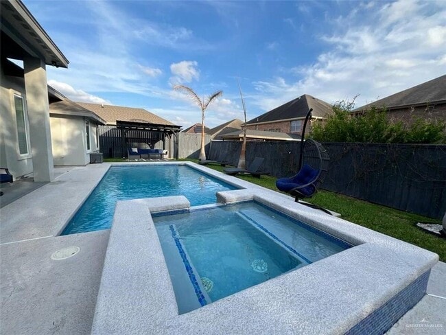 Building Photo - 37 Water Lily Ave