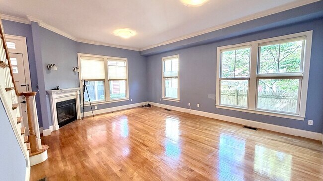 Building Photo - 1458 Cambridge St