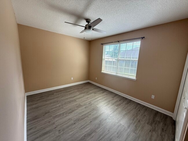 Building Photo - 9697 Leeward Way