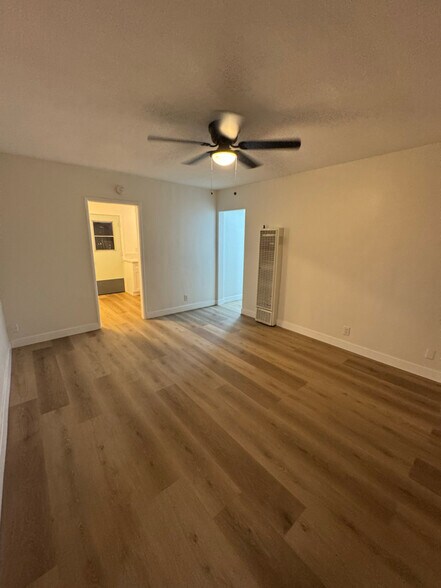 Building Photo - 7112 Hood Ave
