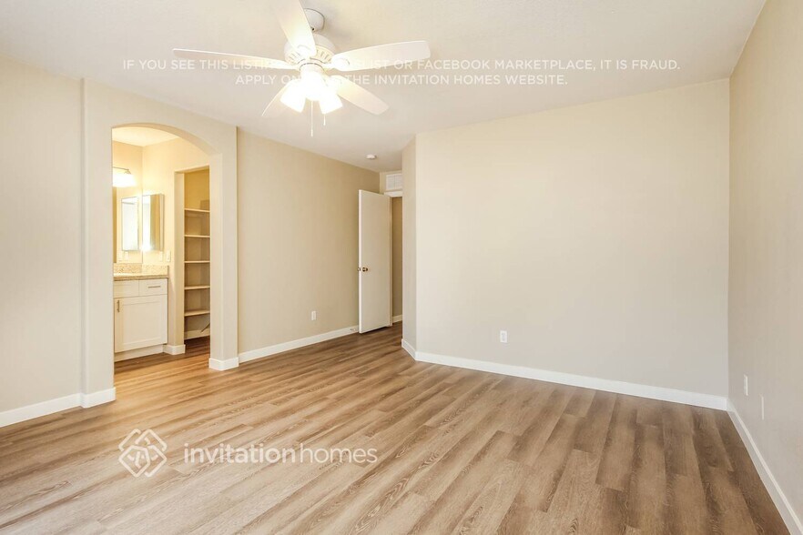 Building Photo - 2423 S 82nd Ln