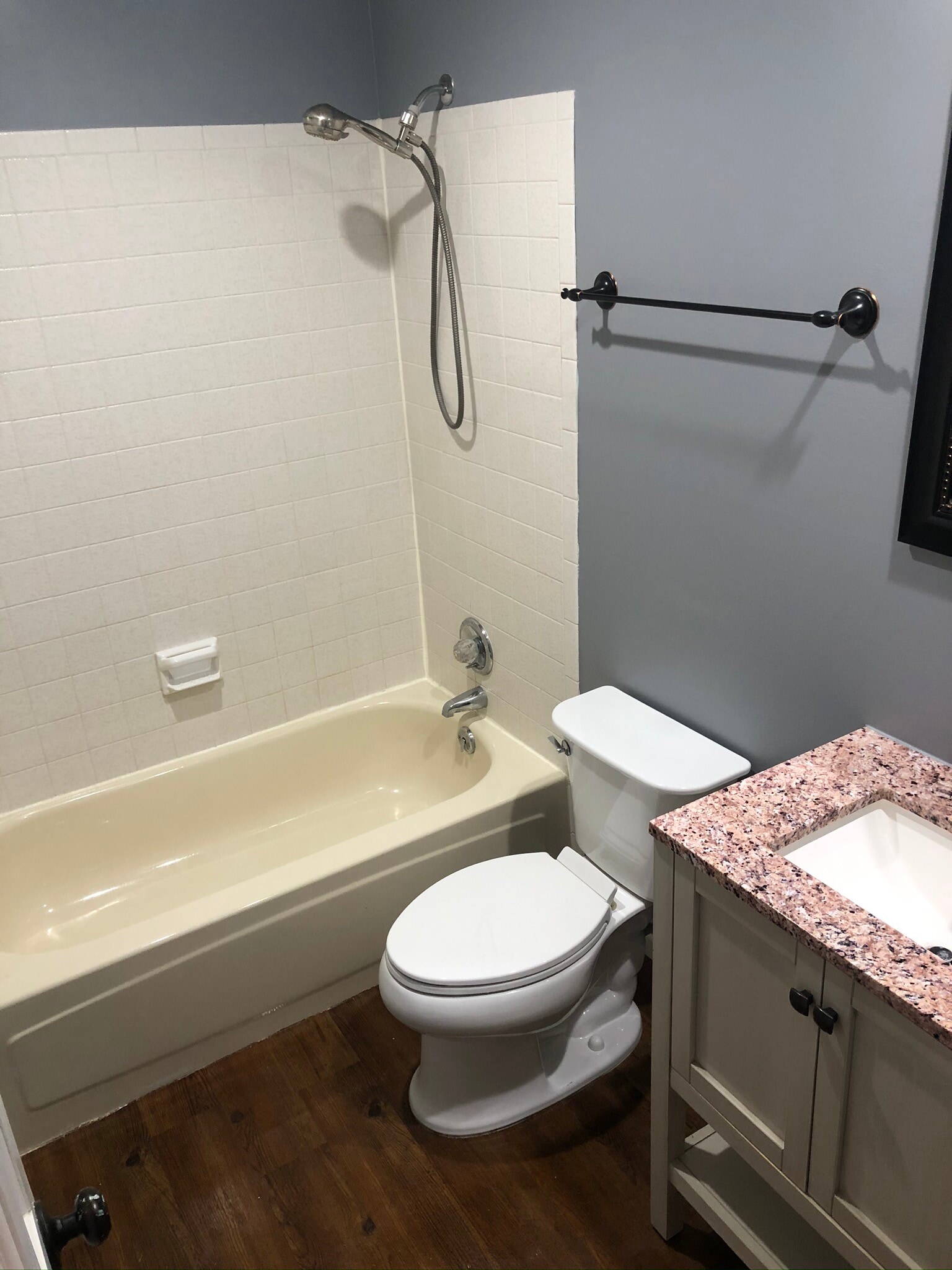 2nd bathroom - 105 6 St