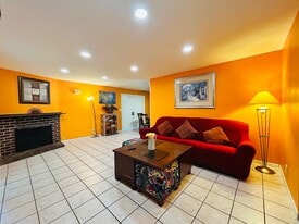 Building Photo - 8871 Belmont St