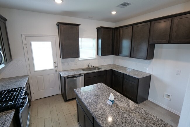 Building Photo - 5719 Tabula Rasa Dr