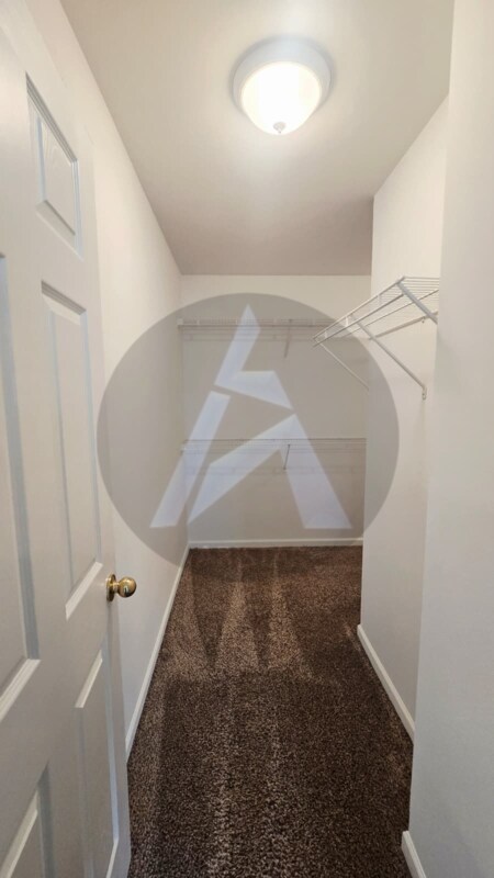 Building Photo - 2624 McGuire Dr