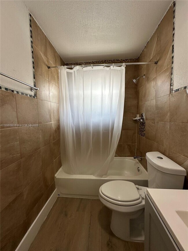 Building Photo - 116 NW 2nd Ave