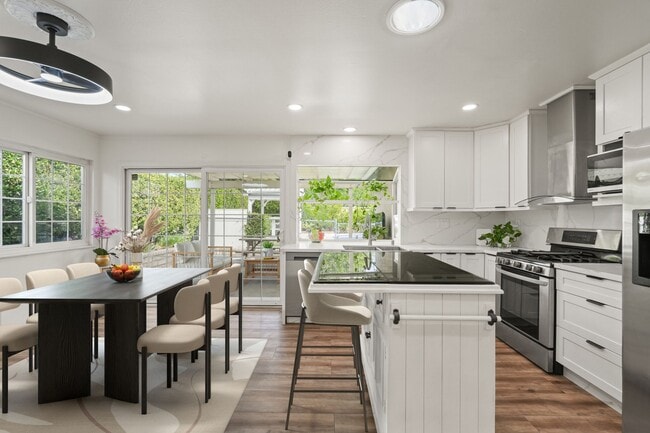 Building Photo - 27480 Cherry Creek Dr