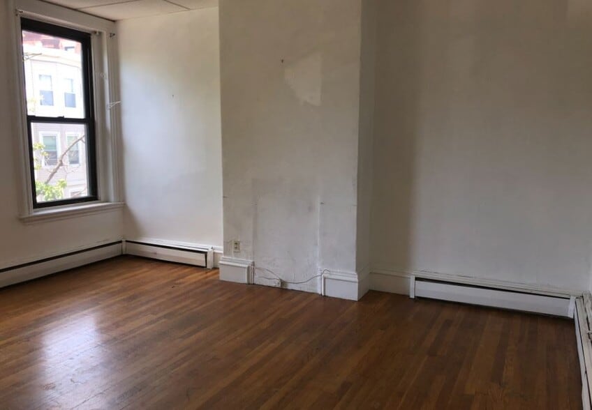 Building Photo - 180 Harvard St