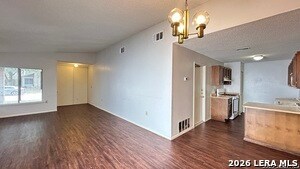 Building Photo - 9633 Ivy Bend St