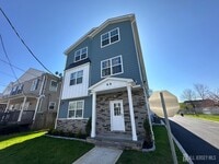 Building Photo - 88 Louis St