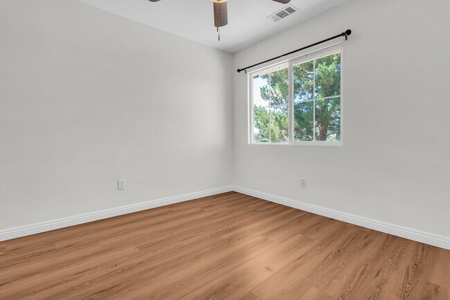 Building Photo - 8798 Nozay Ln