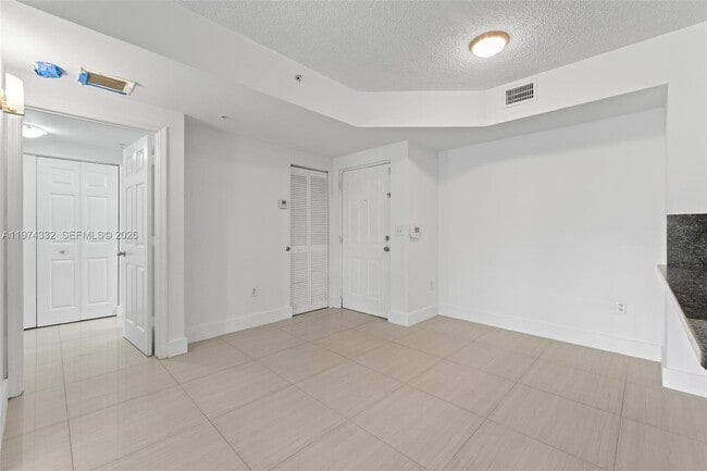 Building Photo - 2440 E Preserve Way