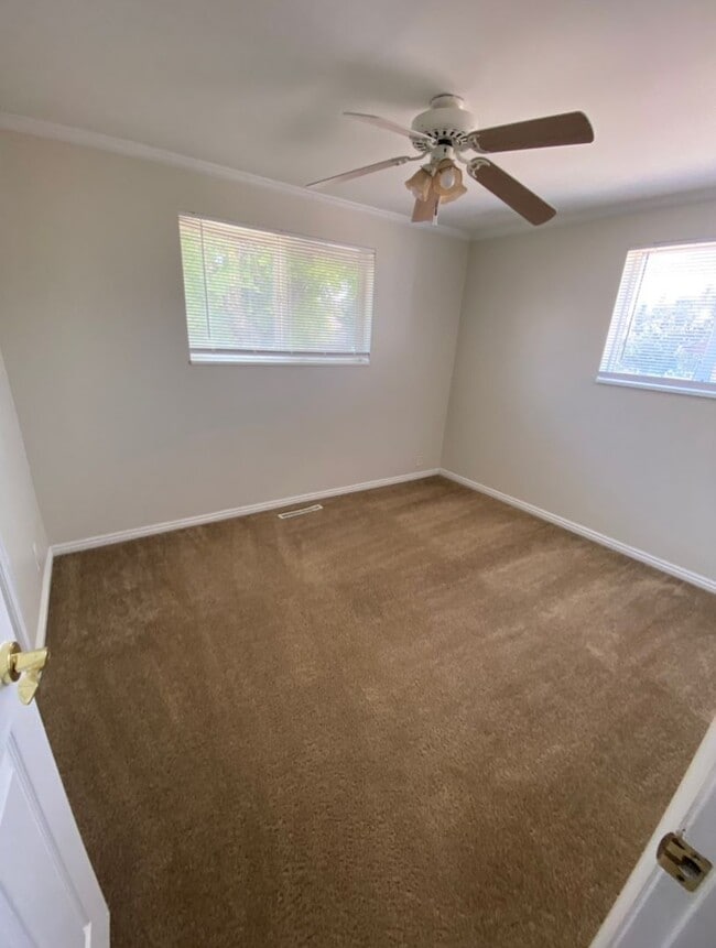 Building Photo - Spacious 4 Bed 2 Bath Home in Roy, UT with Fully Fenced Yard