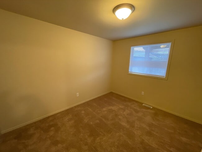 Building Photo - 17716 Spring Ln