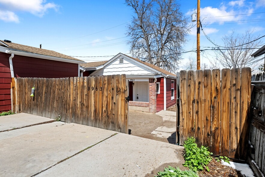 Building Photo - 3963 W Kentucky Ave