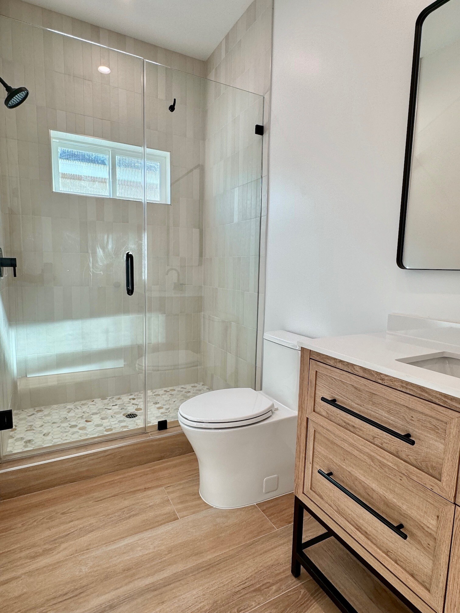 Large Shower - 7532 Beck Ave