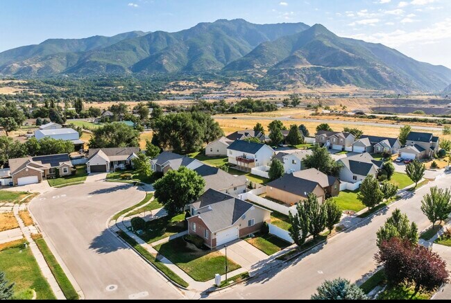 Building Photo - 7544 S 2020 E