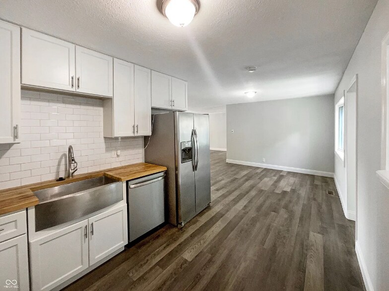 Building Photo - 8124 Goldenrod Ct
