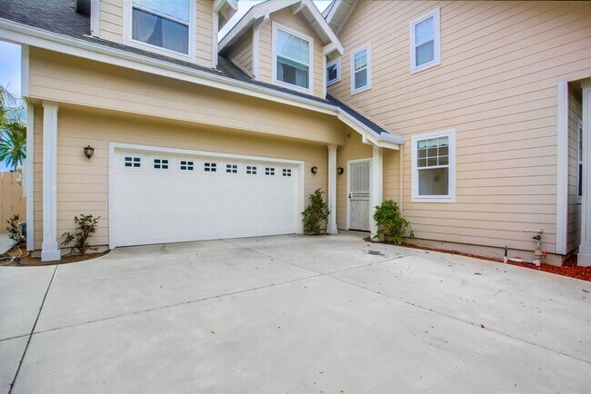 Building Photo - 1844 Dora Dr